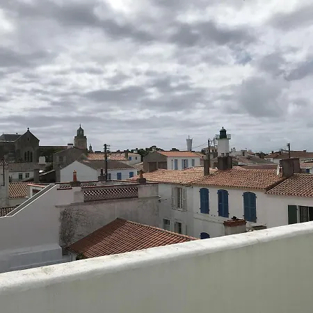 Une Echappee Belle Sur L'ile D'yeu *